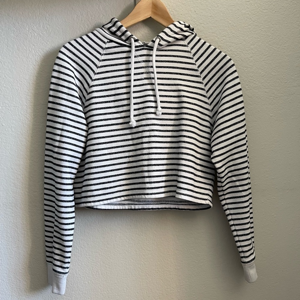 H&M Cropped Striped Sweatshirt
